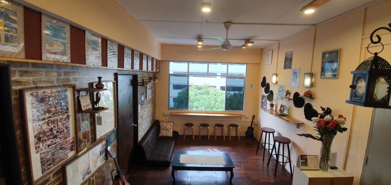 Albergue Escape Backpackers Kk Kota Kinabalu Exterior foto