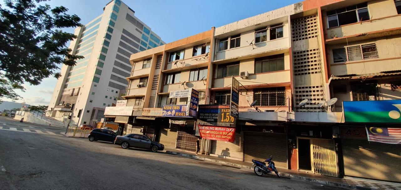 Albergue Escape Backpackers Kk Kota Kinabalu Exterior foto