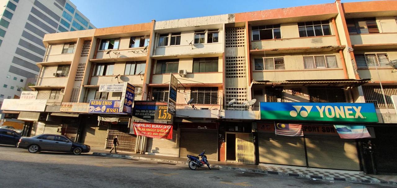 Albergue Escape Backpackers Kk Kota Kinabalu Exterior foto