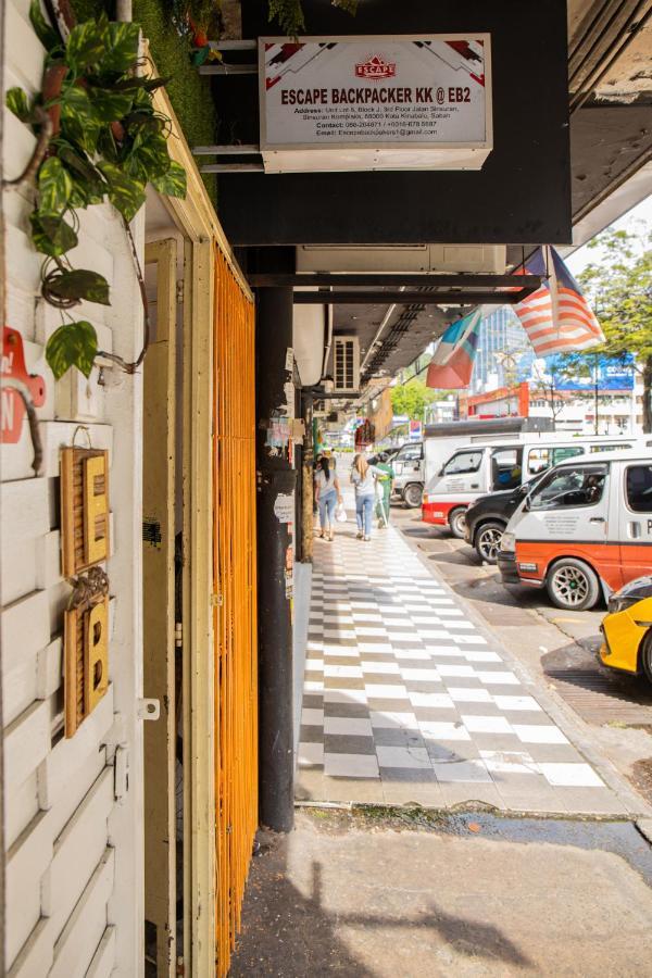 Albergue Escape Backpackers Kk Kota Kinabalu Exterior foto
