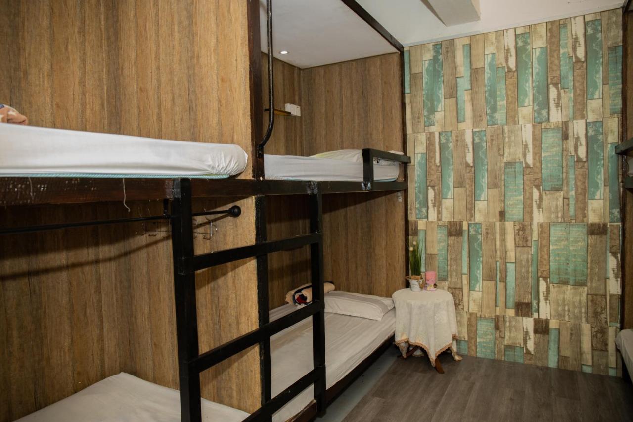 Albergue Escape Backpackers Kk Kota Kinabalu Exterior foto