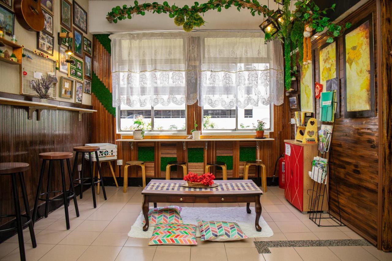 Albergue Escape Backpackers Kk Kota Kinabalu Exterior foto