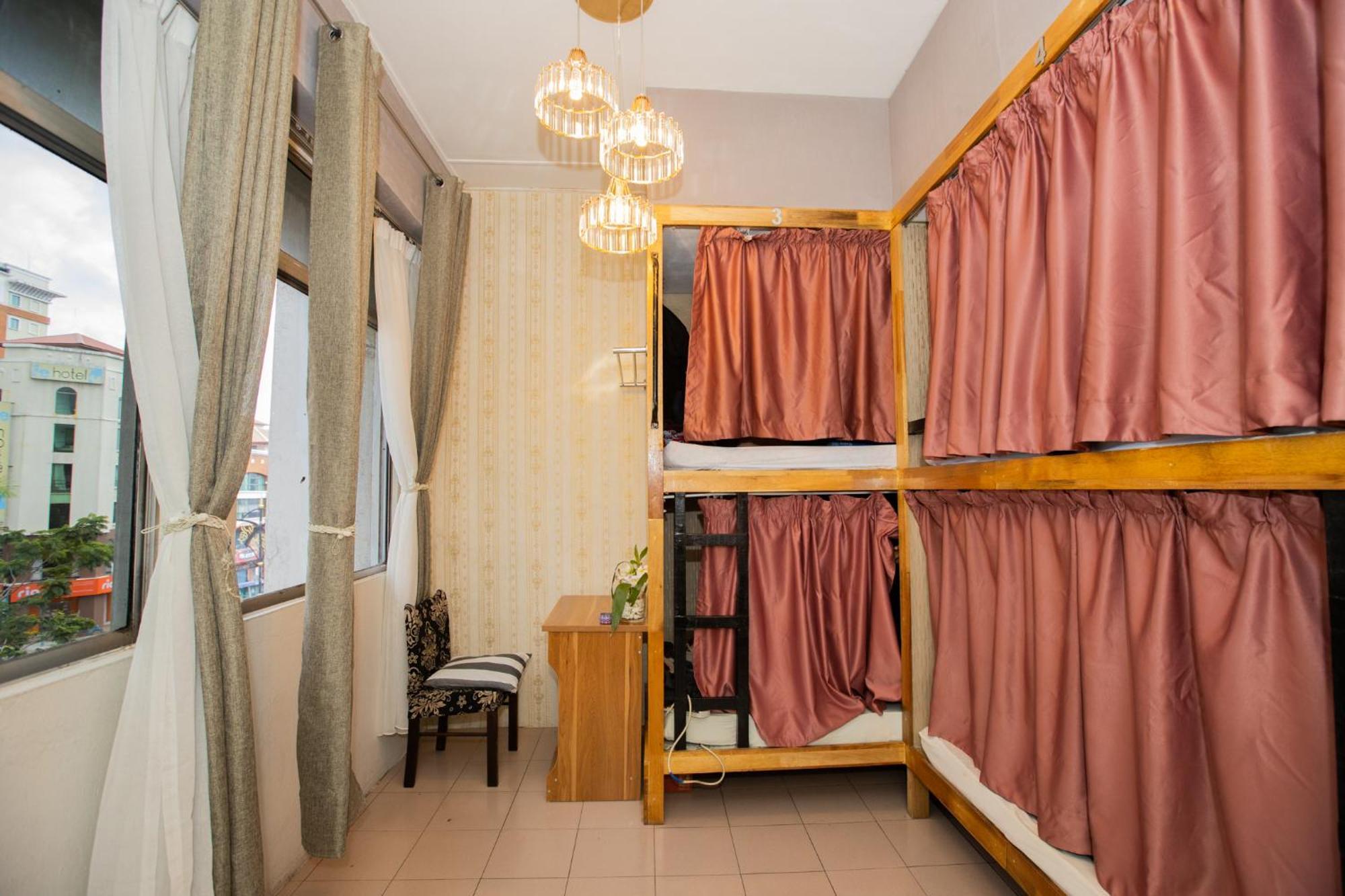 Albergue Escape Backpackers Kk Kota Kinabalu Exterior foto
